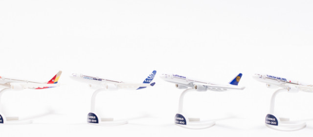 Neue Airbus A330-Modelle in Kinder-Überraschungseiern